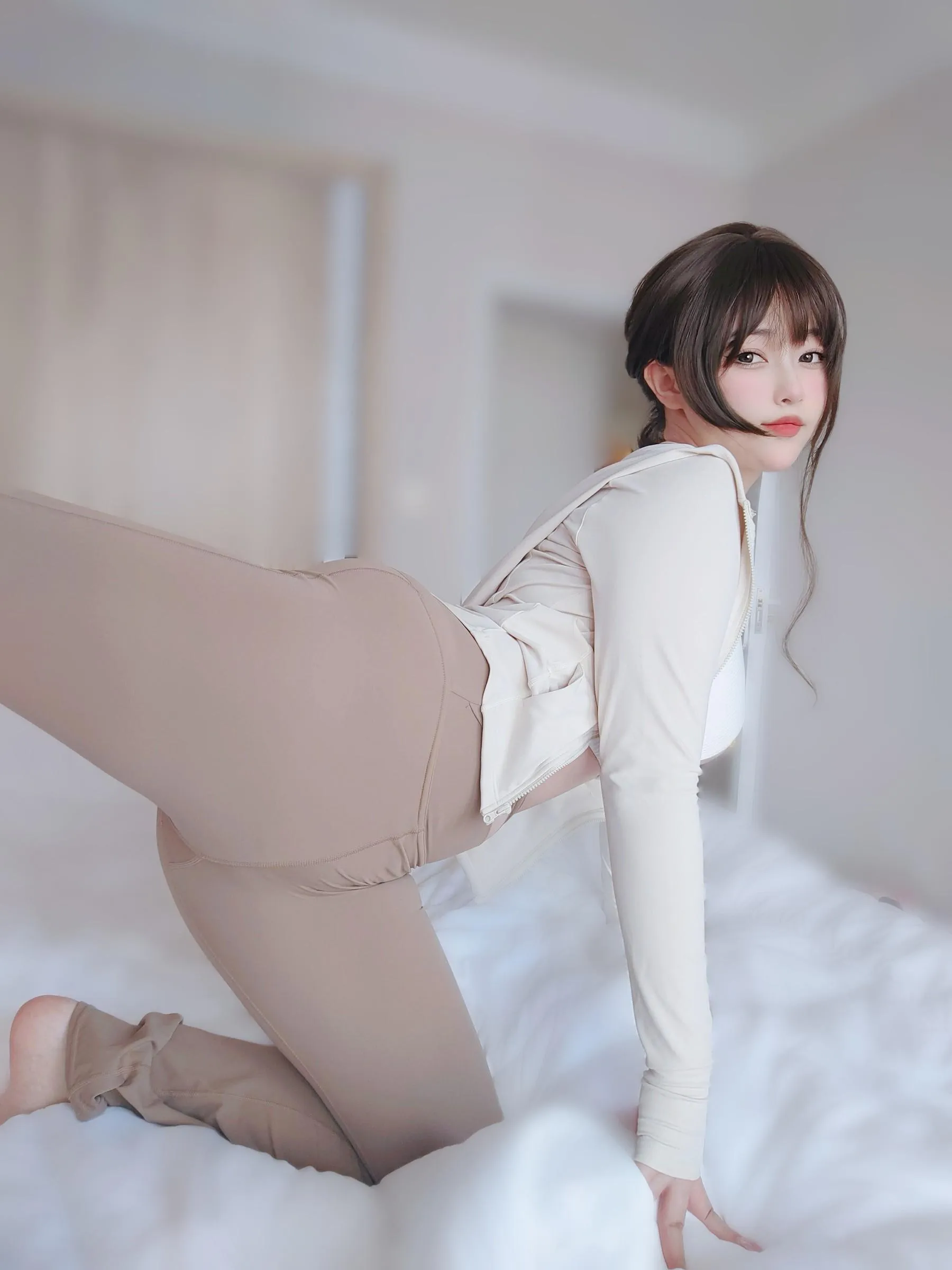 女主K – NO.33 瑜伽服 [102P]插图